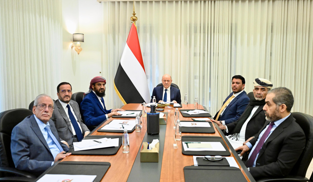 مجلس القيادة يعقد اجتماعا مشتركا مع الحكومة