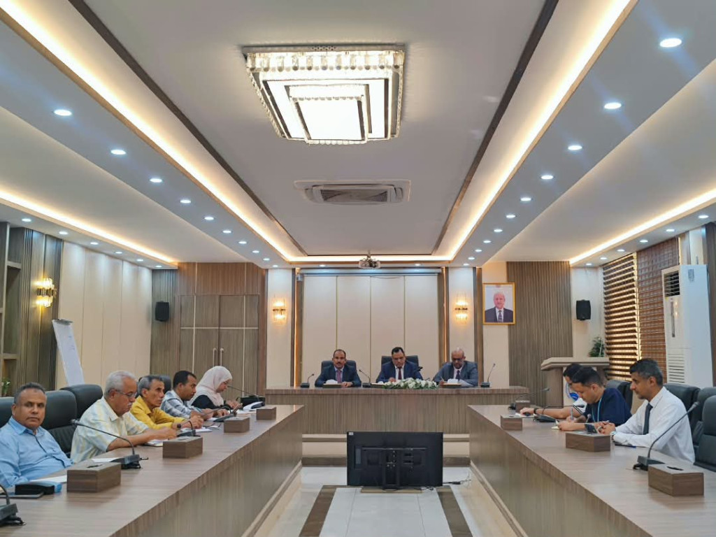 الوزير السقطري يبحث مع البنك الدولي التحضير لمشروع تنمية مصايد الأسماك الجديد